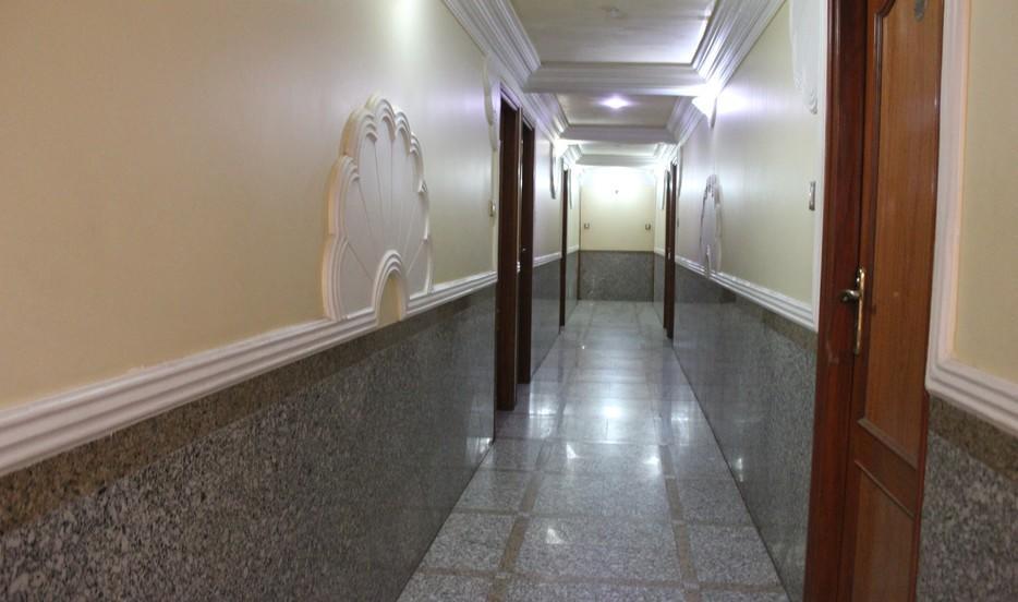 Hotel Unnati Ahmedabad Buitenkant foto