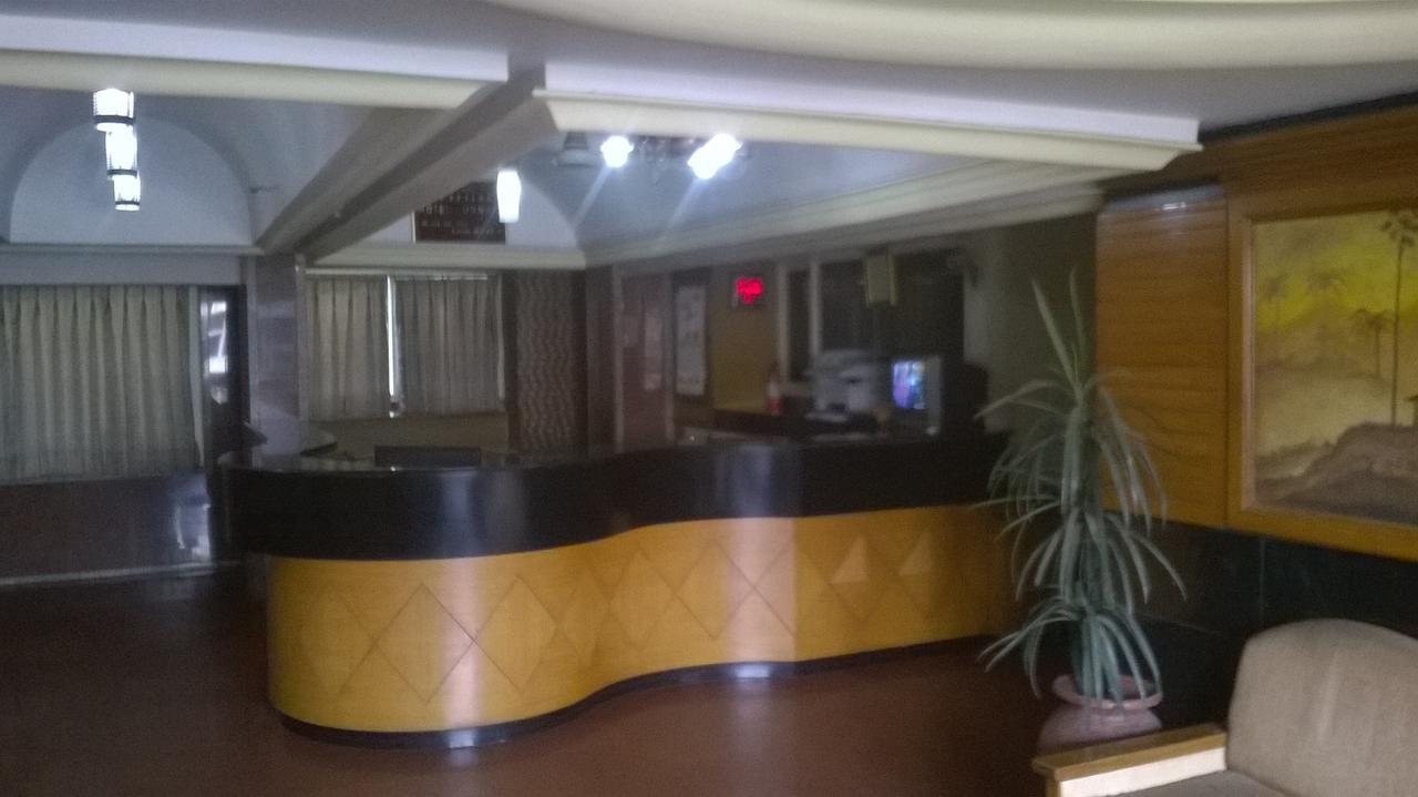 Hotel Unnati Ahmedabad Buitenkant foto